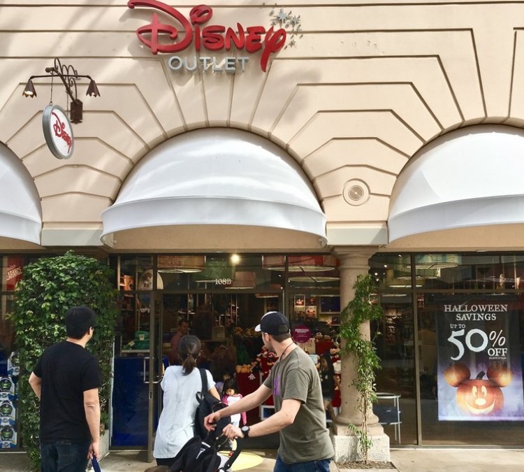 Disney Store (Carlsbad,&nbspCA)